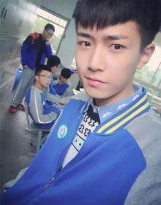 18岁少年帅气照片,18岁少年的帅气瞬间